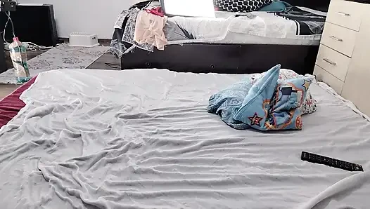 Amateur wife dancing around the house naked, big nipples, big ass.