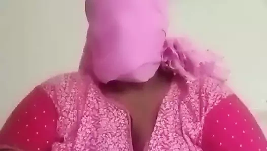 Hintli tatlı amcık parmak masajı performansı