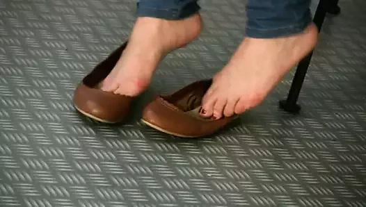 Danica düz ayakkabı oyunu