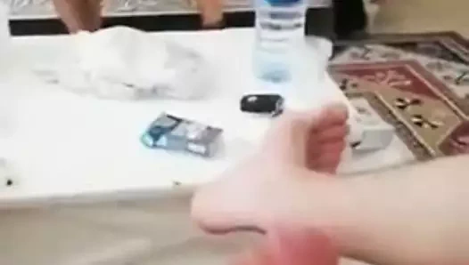 Aldatılan koca izlerken onun karısı almak becerdin tarafından onun arkadaşı