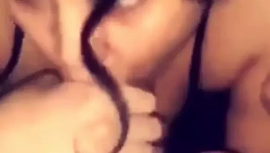 chupando mi polla despacio apretandola con la mano