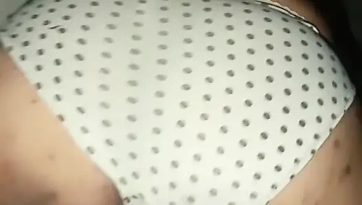 Malay bir arkadaşın eşi