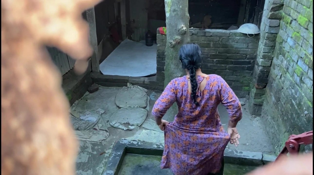 प्यारी भारतीय प्रेमिका हार्डकोर रोमांटिक सेक्स कर रही है