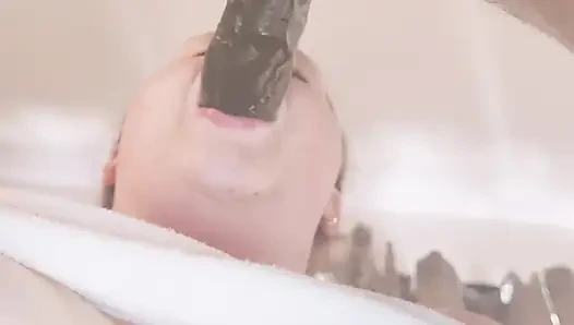 Amatör iri güzel kadın ıslak sakso ve boşalma