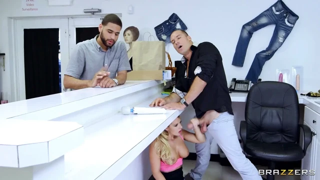 Büyük memeler işte - Cali Carter, menajer Sean sert seks yapana kadar işte mastürbasyonu tercih ediyor