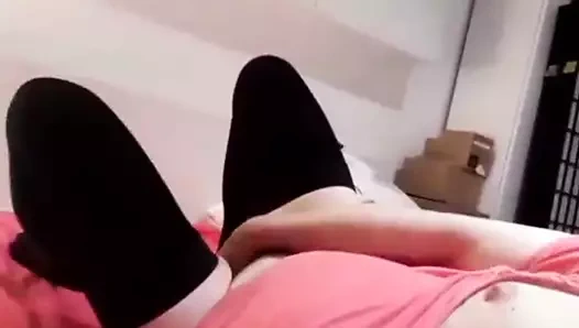 Milf oyun kedi üzerinde genç çük