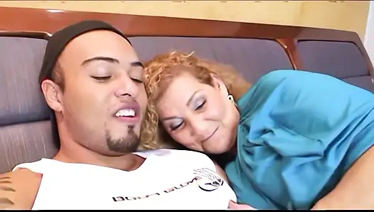 Çirkin shemale popo sikmek istiyor