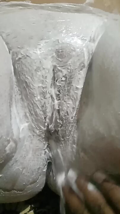 Baldızın amına masaj yapıyor