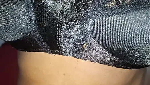 Minyon evli kadın göğüslerini çıkarıyor