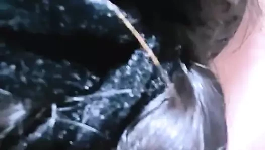 Üvey kız o kadar sıkıydı ki onu çıldırtıyordu, her yaptıklarında ilk sefermiş gibi geliyordu.