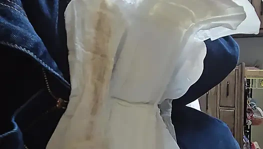 Kokulu külotlu çoraplı ve yumuşak Asyalı bir gecede maxi-pad mastürbasyon