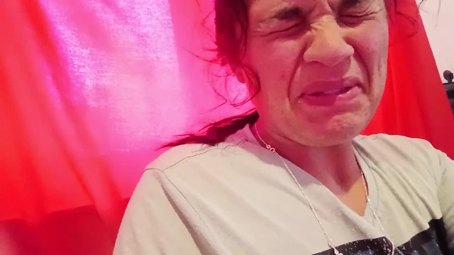 Я использую рот моей падчерице, чтобы кончить в нее.