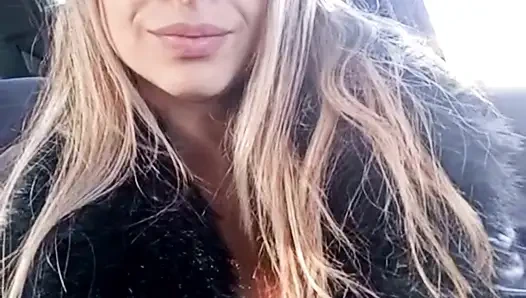 Sevgilimle ateşli bir görüntülü görüşme yapmak için işe ara veriyorum