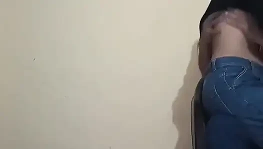 Hintli genç aşıklar romantizmi