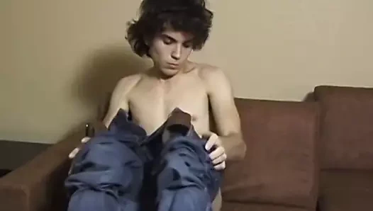 İnce gövdeli twink logan mil gerizekalı kapalı kıllı horoz için boşalmak