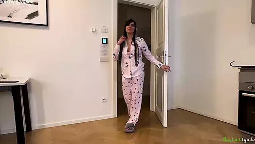 Aaliyah İskender'i diliyle azdırıyor ve patlatıyor