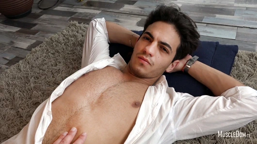 Yakışıklı seksi genç adam