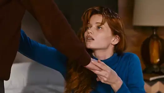 Carla gugino, abbey lee - elizabeth hasat (2018)