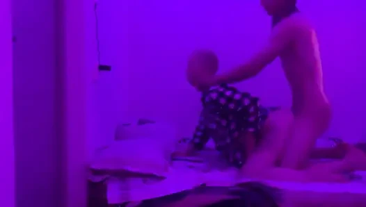 Tomboy üniversiteli oda arkadaşı Vilu Vidish'i sikiyor