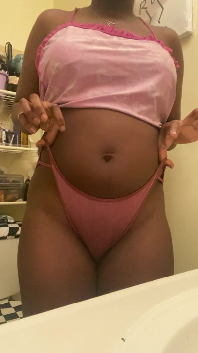 Günün kıyafeti - seksi iç çamaşırı, külot fetişi - çekimde deneyin