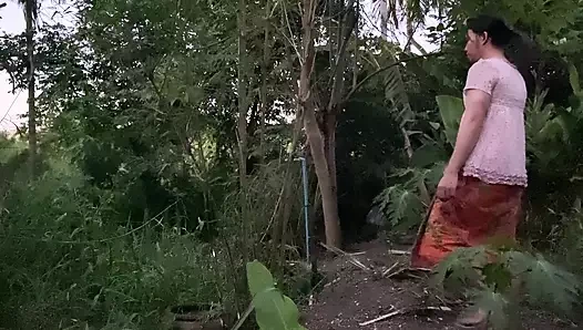 Fn070 yaşlı bir çiftçinin evi gibi banyo yapıyor