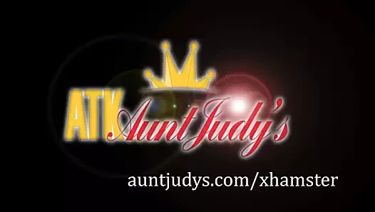 Sıcak İngiliz milf jessica touches ona tatlı kedi