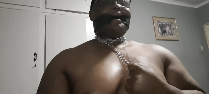 Tasmalı ve ağzı tıkalı butch femme meme oyunu