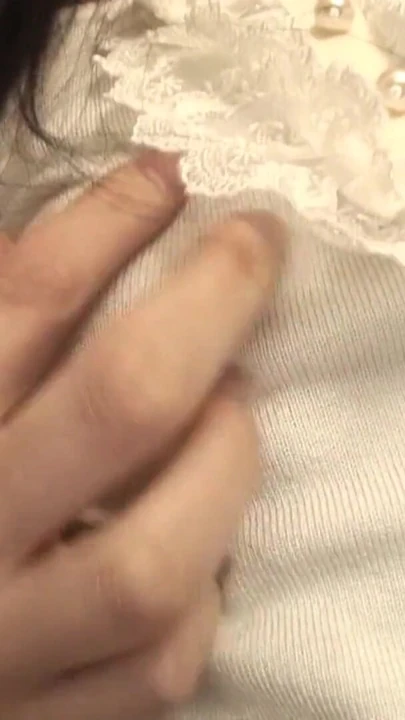 JAPON SEKSI KıZ EMDIKTEN SONRA UZUN BIR YARAKLA SIKILIYOR | Klip 1