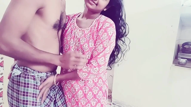 Seans 02 Hintli karı koca yatak odasında domaltarak seks yapıyor