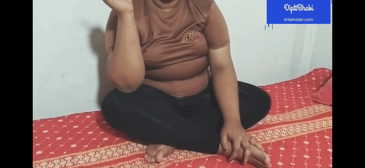 Hintli baldızın büyük göğüsleri var