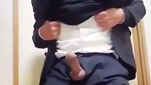 Güçlü japon baba takım elbise içinde cums handsfree