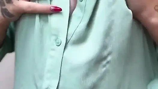 Büyük götlü Brezilyalı kız tüm dölleri yutuyor