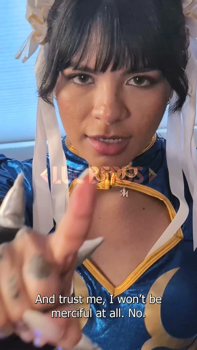 Chun-li kostümlü Michy Perez luc berus'ı ateşli bir döllemeyle içine boşalana kadar eğitiyor ve sikiyor! Biyografimde video!