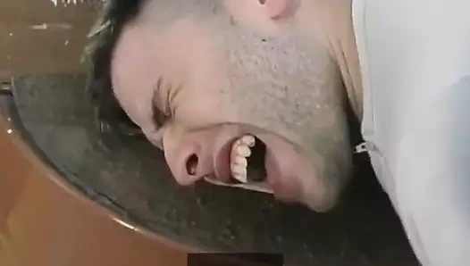 Azgın askerler heyecanlı bir eşcinsel dörtlü seks yapıyor