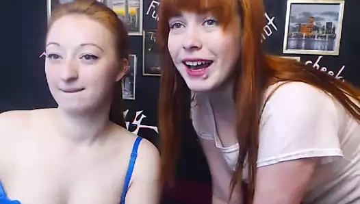 Redhead lezbiyenler yapmak sıcak kedi yalama