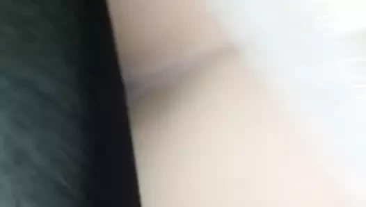 Je la baise dans ma voiture