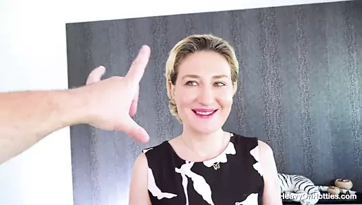 Cum sevgi dolu sarışın alır bir yüz