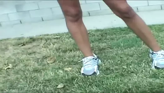 Luci Diamond bu denemede kamerada sikişmek için gerekenlere sahip olduğunu gösteriyor