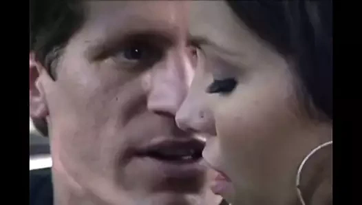 Araba sürerken emmek