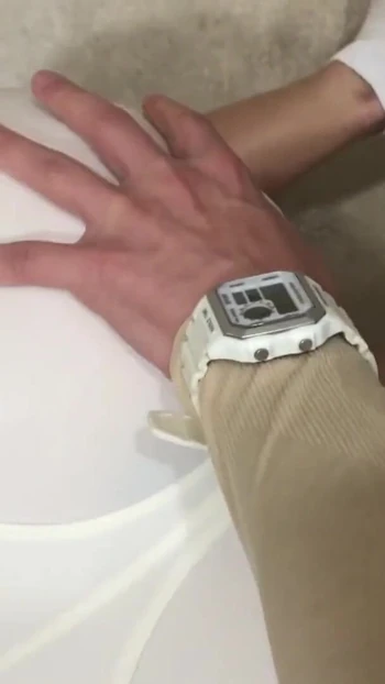 Завораживающий момент из "Я проверил свою сводную сестру можно ли застрять в стиральной машине"