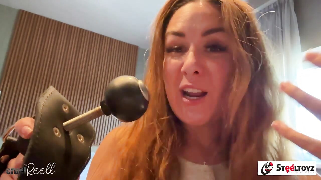 Aşırılıkları deneyimleyin: Zalim Reell'in BDSM oyunları için aşırı öğürtmesi