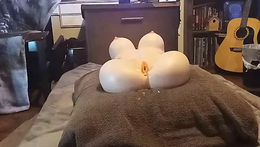 Kaptanın seks bebeği.