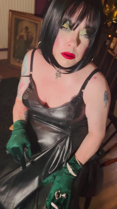 Your Smoking Leather Mistress Tina Snua Smokes 1 Cork Cigarette For You In Velvet Gloves | Clip 1