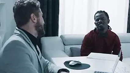 Noir - работает допоздна