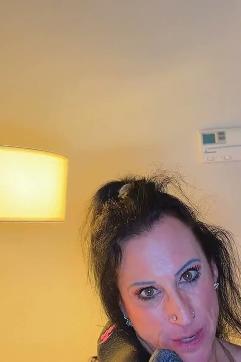 Çorap emici! Kandy debra dandreas çoraplarını emiyor ve sikiyor