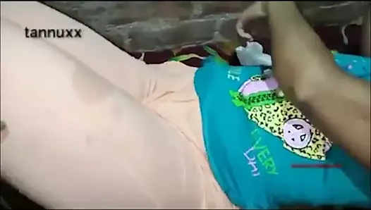 Üvey kardeş sürtük alır üzerinde bir dev horoz ve yiyor sıcak boşalmak