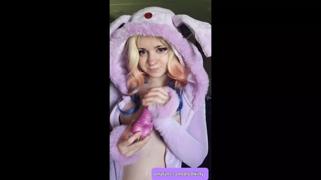 ESPEON ГЛУБОКО ЗАГЛАТЫВАЕТ ТВОЙ ЧЛЕН В ВИДЕО ОТ ПЕРВОГО ЛИЦА