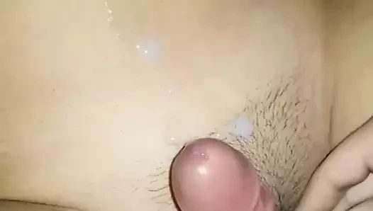 göbek üzerinde Cum