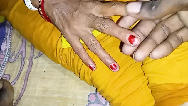 Village aunty ki juggi mein jakar chudai karke aaya doggy style Mein Kali Chut Ki chudai Ki