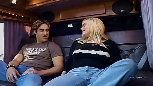 St Tropez'e yolculuk (bölüm 1): Alicia Rhodes